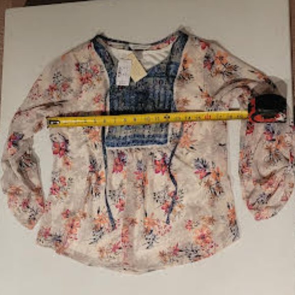 NWT Christopher & Banks curved hem flowy boho chic top w/ inner shell - Small - Picture 3 of 7